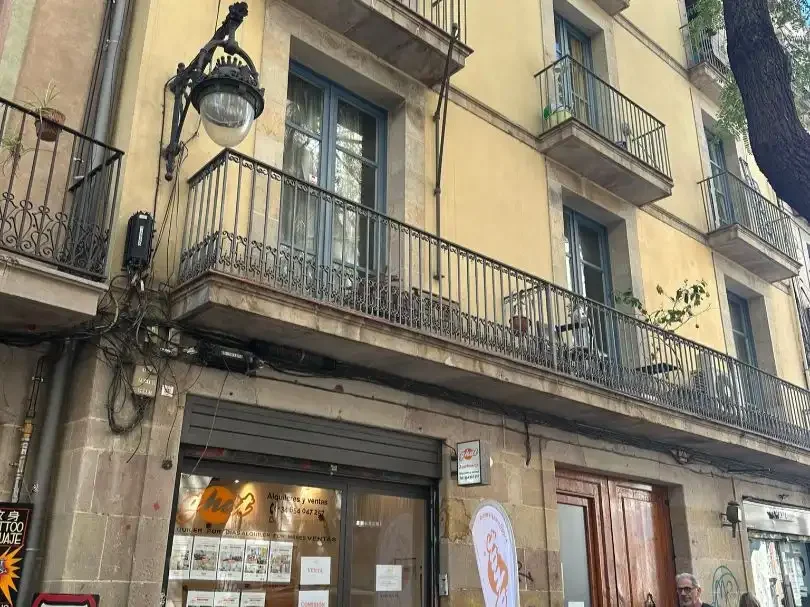 Local comercial en  Carrer del Portal Nou 31 - Foto 6
