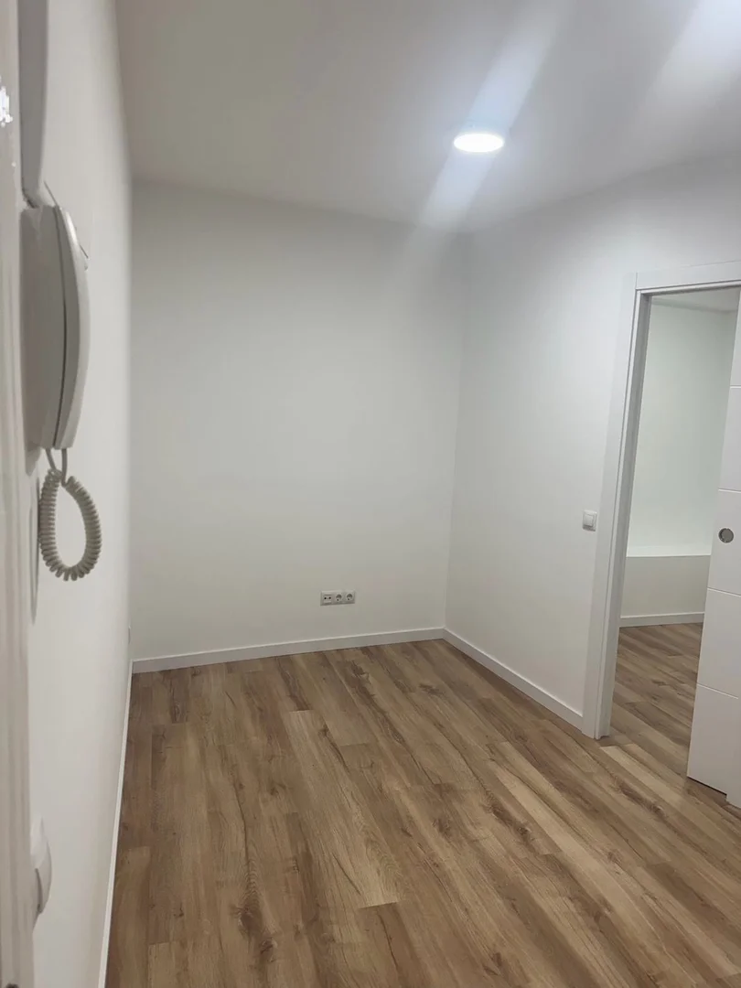 Estudio en calle de Valencia, 13 - Foto 4