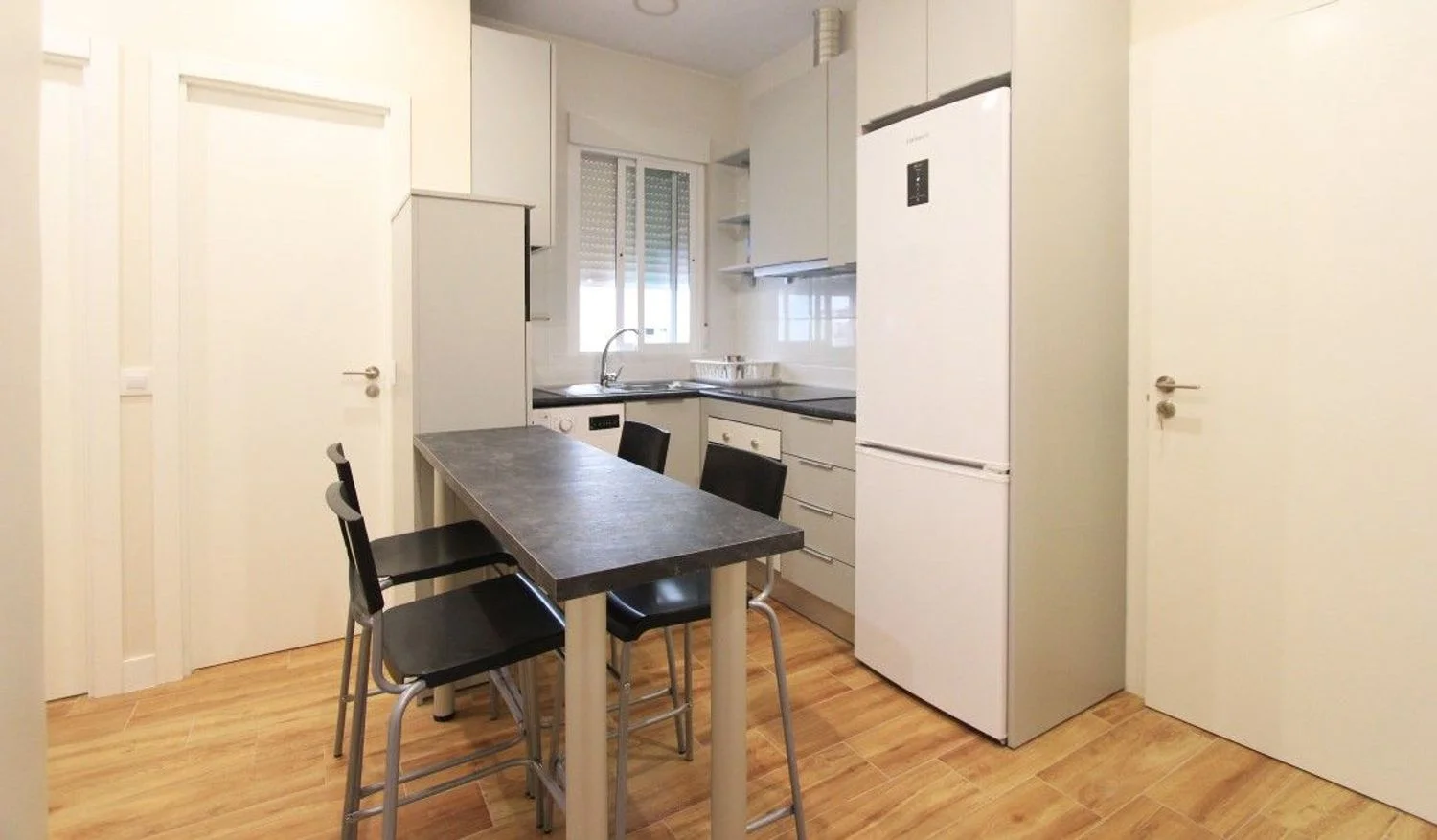 Piso en calle del Mesón de Paredes, 84 - Foto 2