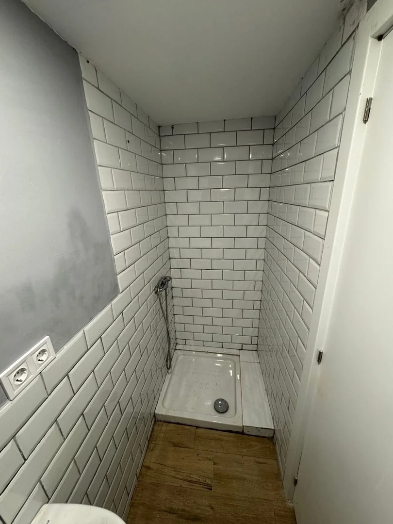 Estudio en plaza Roja de la Ciutat Meridiana, 1 - Foto 3