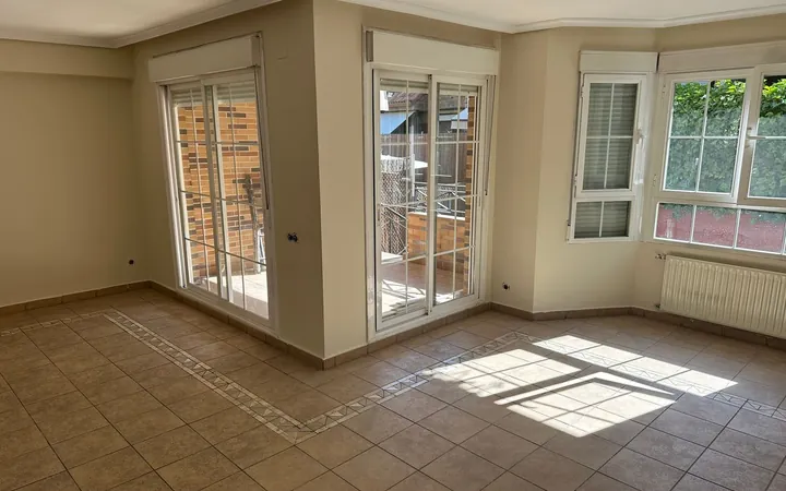 Chalet adosado en Calle de la Cueva de Montesinos, Tres Olivos - Valverde - Foto 1