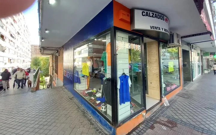 Local comercial en  Calle de las Islas Cíes 31 - Foto 3