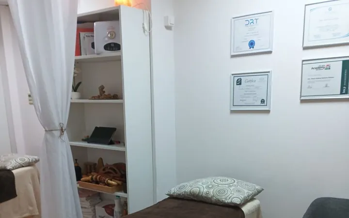 Clínica de fisioterapia en El Camp de l'Arpa del Clot, El Camp de l'Arpa del Clot - Foto 14