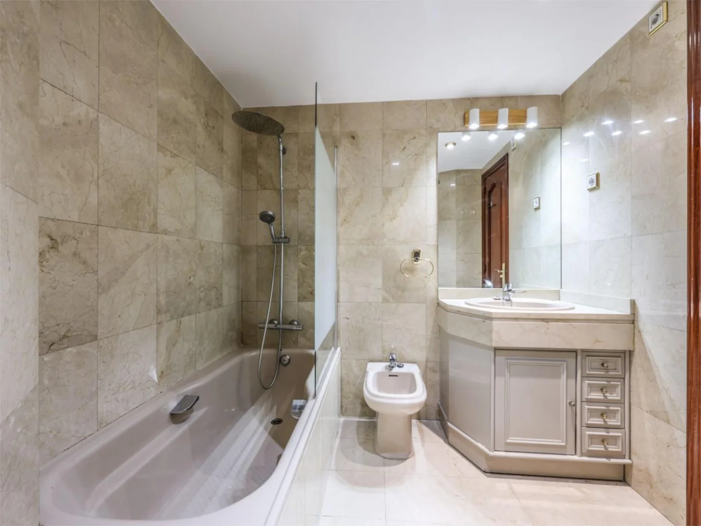 Piso en  Calle de Embajadores 146 - Foto 28