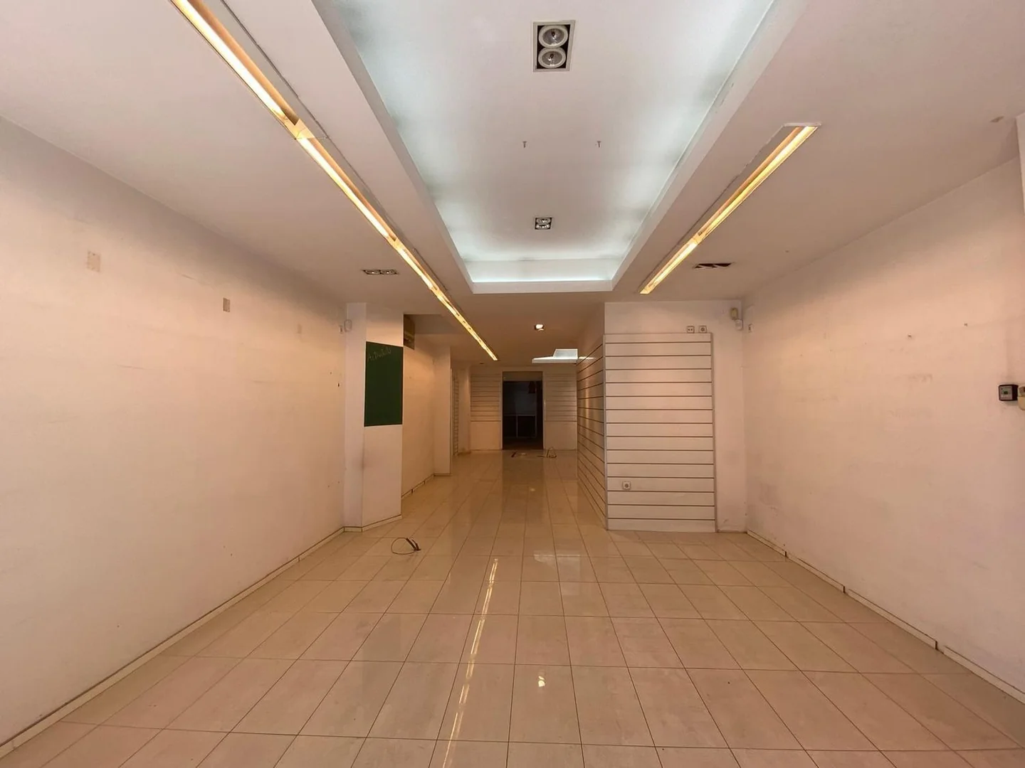 Local en Calle de la Constitució, 130, La Bordeta - Foto 2
