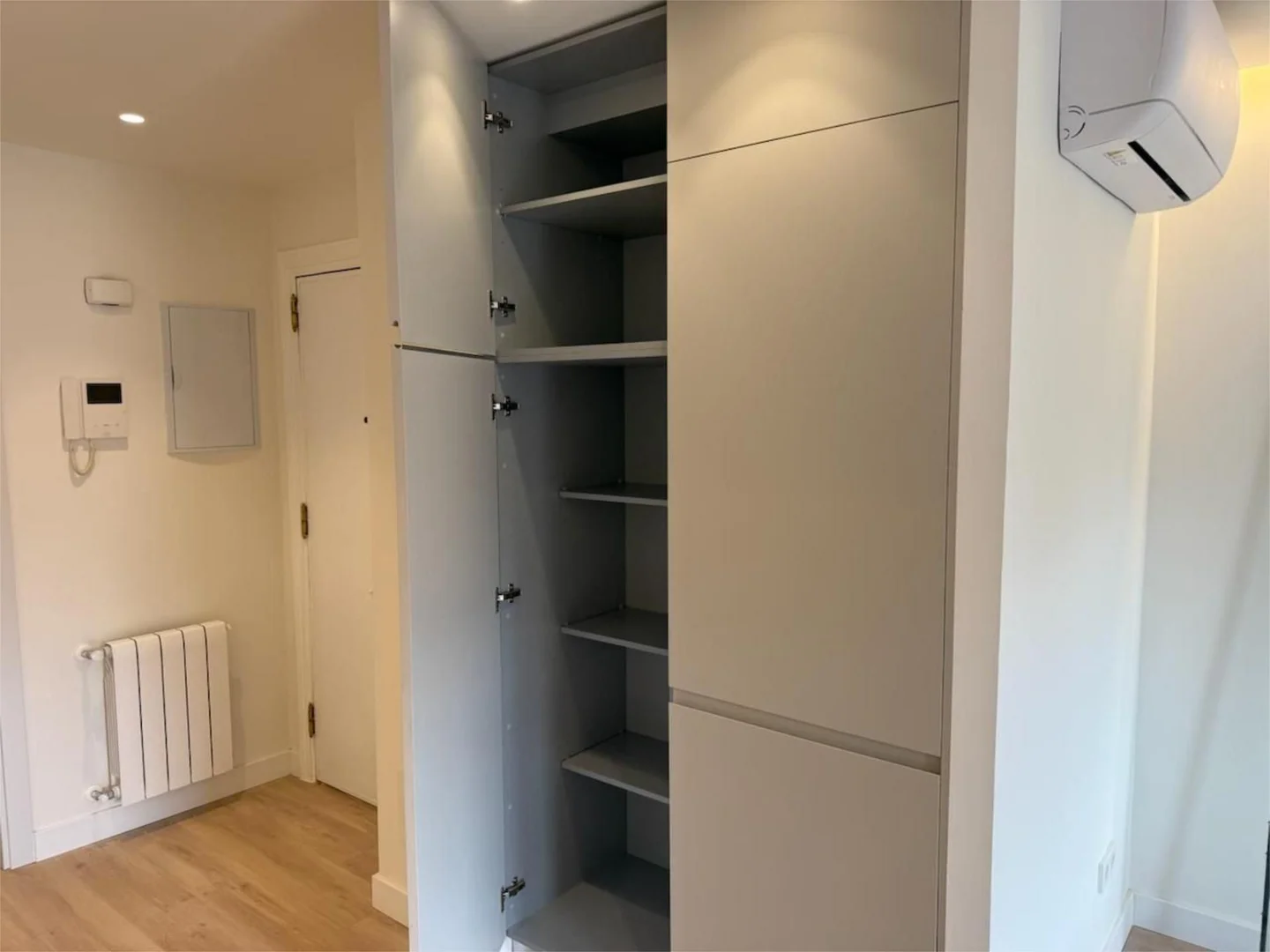 Piso en  Calle de Ascao 60 - Foto 8