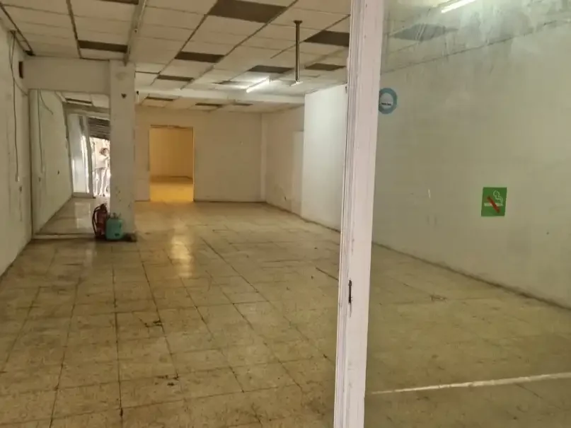 Local comercial en  Carrer de Sugranyes 1 - Foto 9