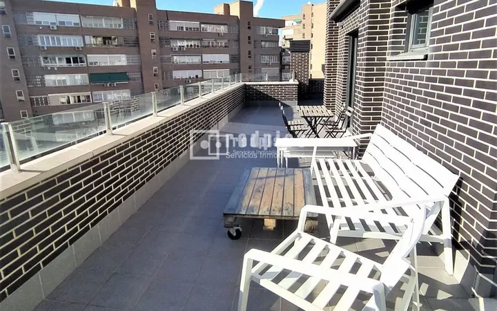 Ático en Calle de Carlos y Guillermo Fernández Shaw, Adelfas - Foto 8