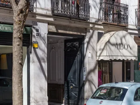 Piso en calle de Castelló, 9 - Foto 1