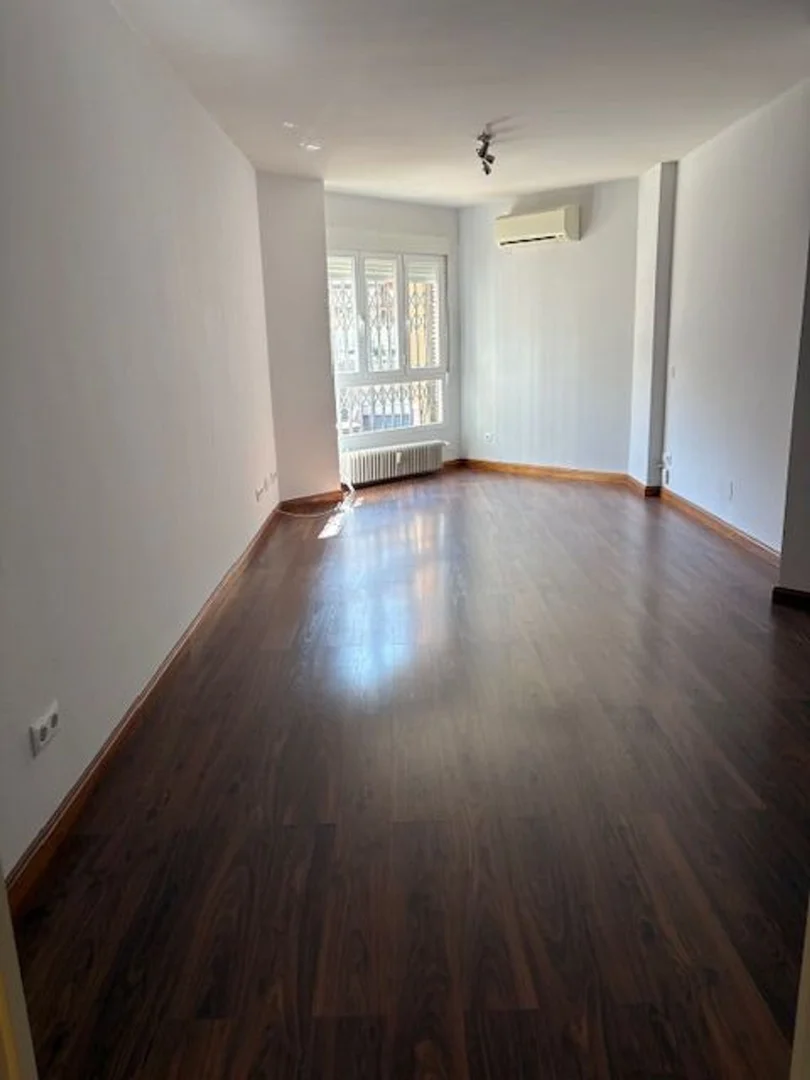 Piso en calle Reina Mercedes, 18 - Foto 2