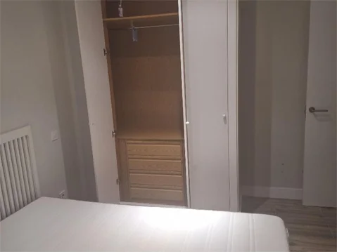 Piso en  Calle de Guzmán el Bueno 7 - Foto 3