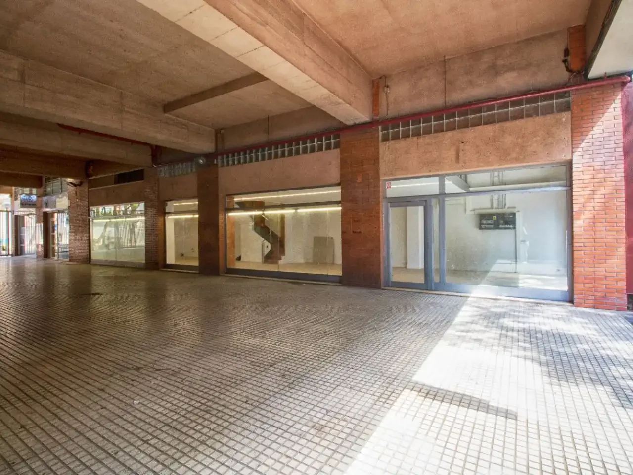 Local comercial en  Carrer de València 637 - Foto 3
