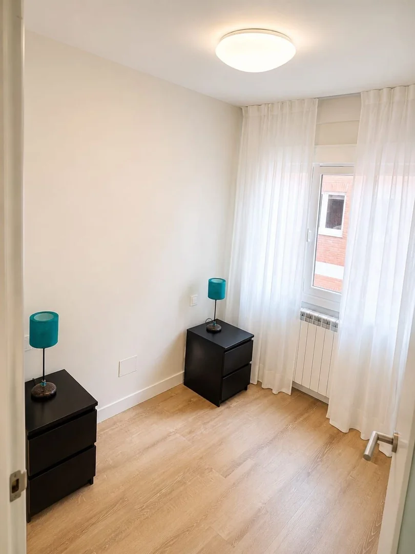 Piso en Calle de Vinaroz, 32, Ciudad Jardín - Foto 3