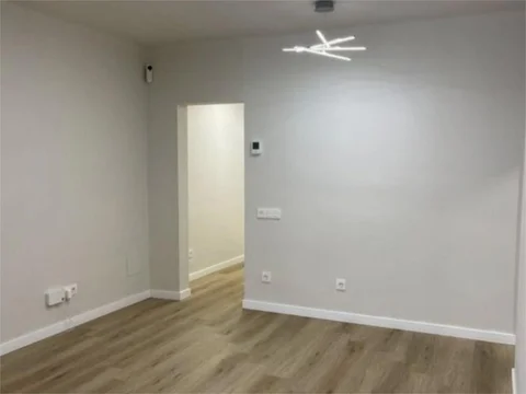 Piso en  Carrer de la Mare de Déu de Port 281 - Foto 3