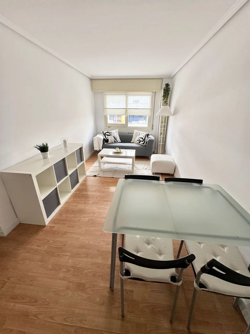 Piso en calle de Julián Besteiro, 33