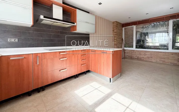 Chalet adosado en Calle de Ángel Cavero, Conde Orgaz-Piovera - Foto 9