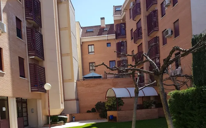 Piso en Calle del Plátano, 8, Valdeacederas - Foto 1