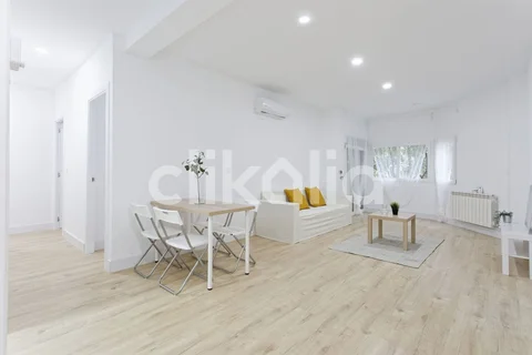 Piso en calle de Trafalgar - Foto 4