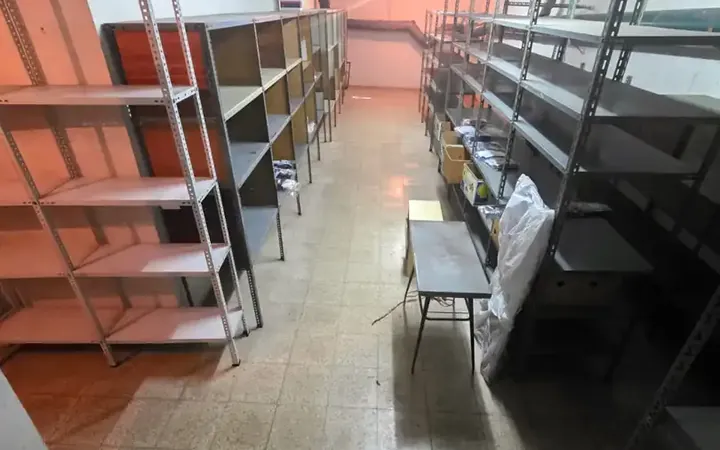 Local comercial en  Carrer de Josep Estivill 33 - Foto 9