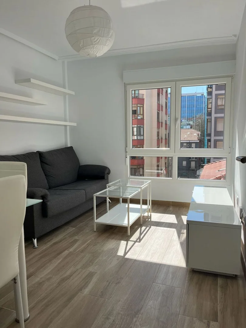 Piso en calle Floranes, 20 - Foto 1