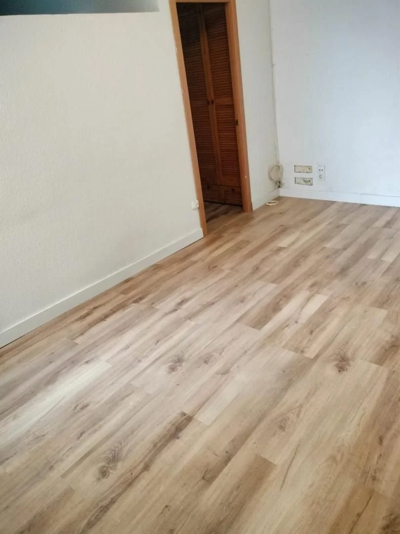 Piso en  Carrer de Bellcaire 62 - Foto 2