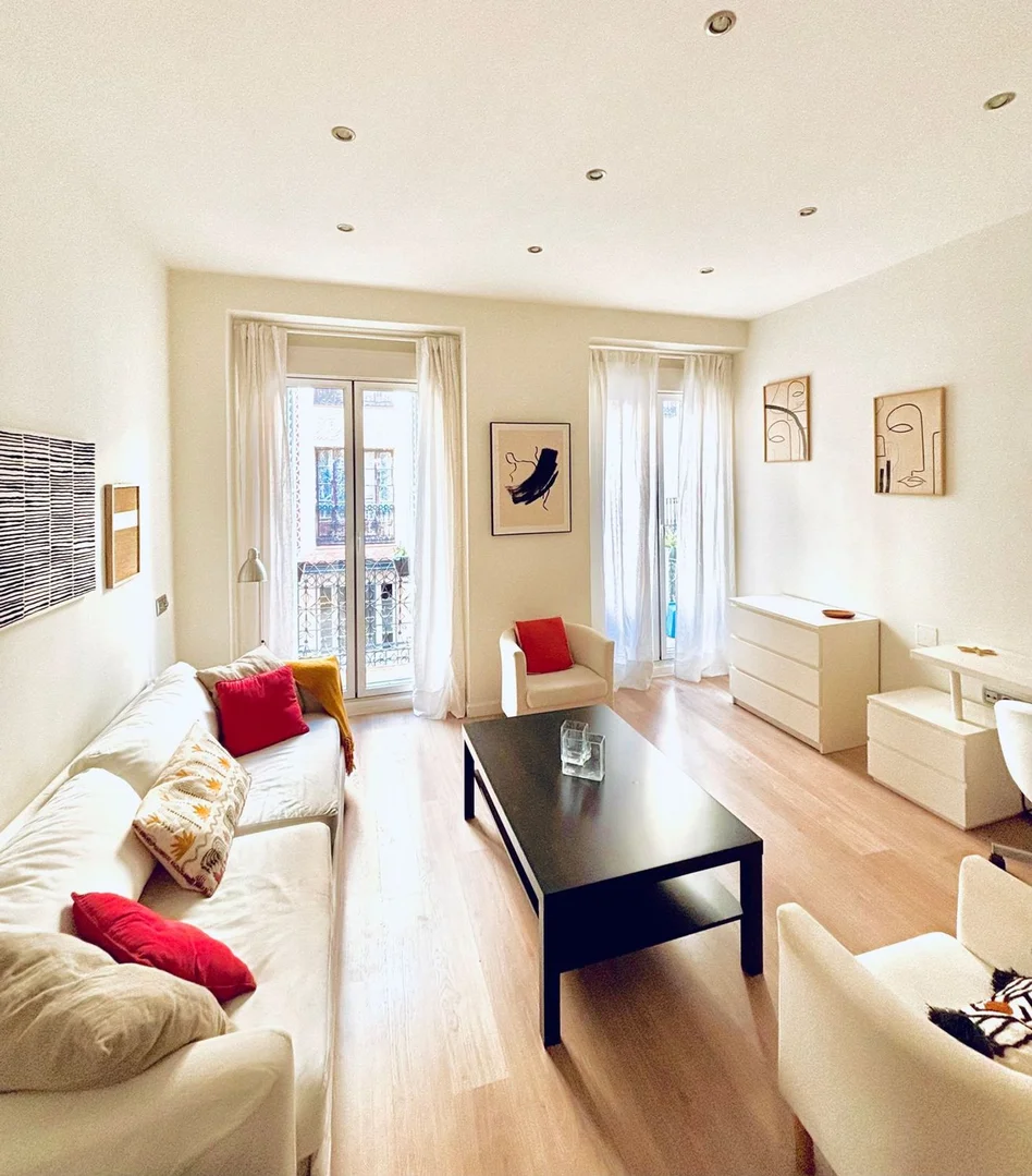 Piso en calle de Manuela Malasaña, 25 - Foto 1