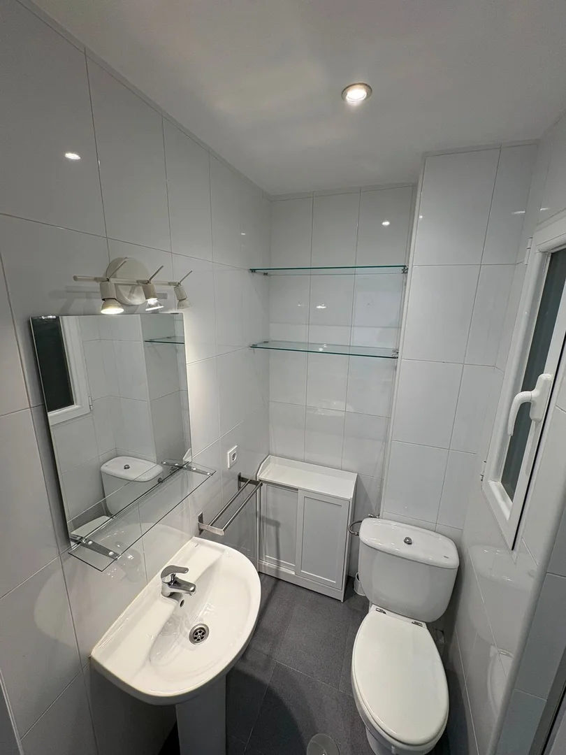 Piso en calle de la Infanta Mercedes, 42 - Foto 6