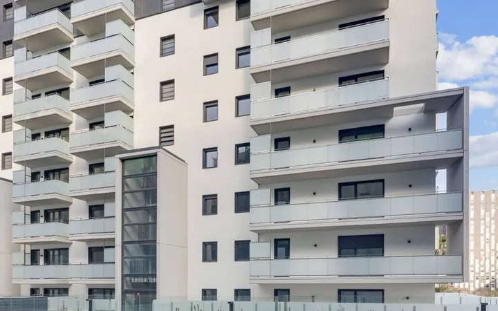 Piso en Paseo de la Zona Franca, La Marina del Prat Vermell - Foto 1