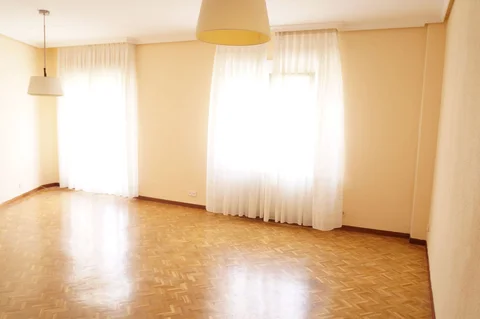 Piso en avenida de la Reina Victoria, 21 - Foto 1