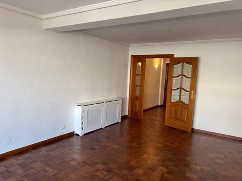 Piso en  Calle de Eduardo Benot 2 - Foto 10