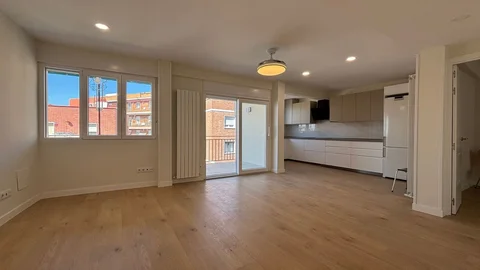 Casa independiente en calle de Clara del Rey, 45 - Foto 1