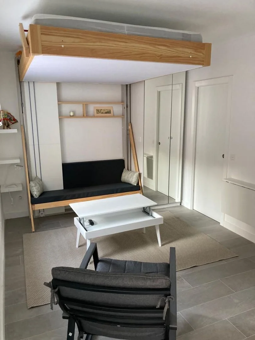 Estudio en calle de Matilde Landa, 11