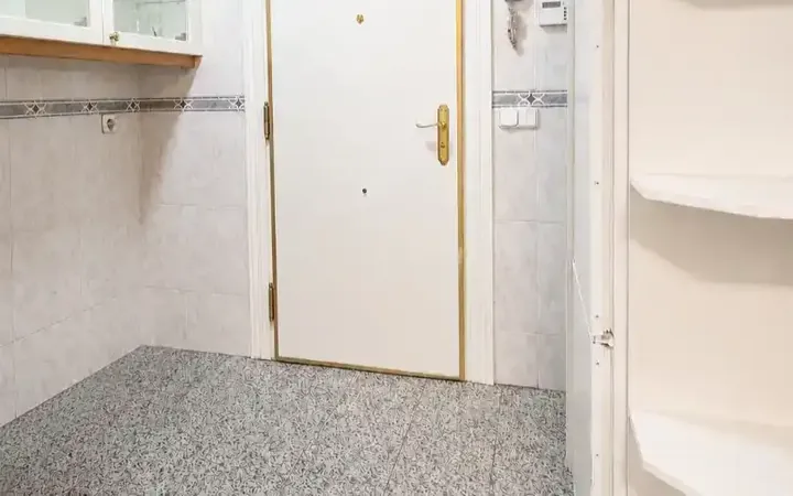 Piso en  Calle del Condado de Treviño 9 - Foto 6