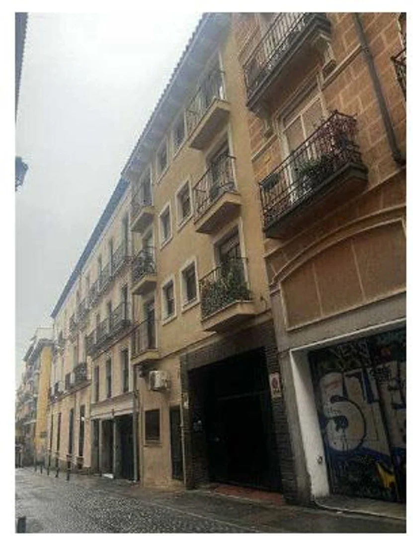 Piso en calle de Santa María, 2