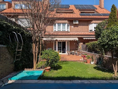 Chalet adosado en Barrio Palomas - Foto 1