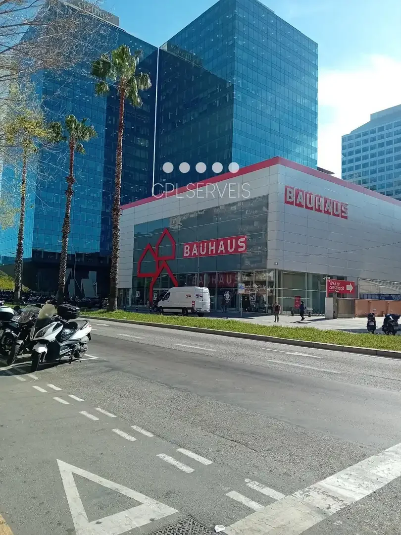 Local comercial en  Barcelona Capital - Foto 4
