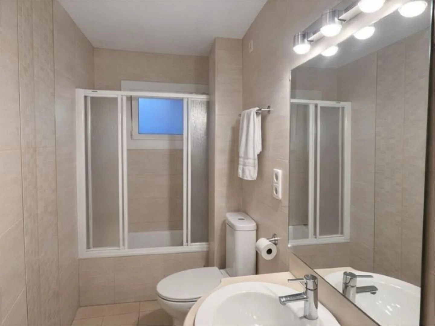 Piso en  Carrer de Cantàbria 18 - Foto 4