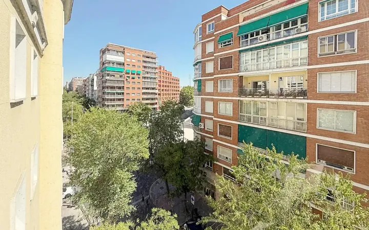 Piso en  Calle Guzmán el Bueno - Foto 18