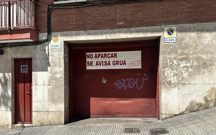 Garaje en  Carrer de Vidal i Guasch 47 - Foto 4