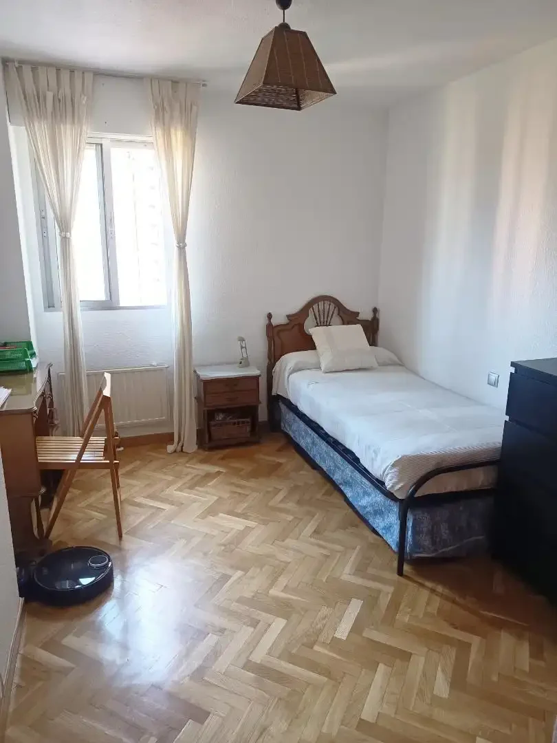 Piso en  Calle de Antonio López Aguado 10 - Foto 10