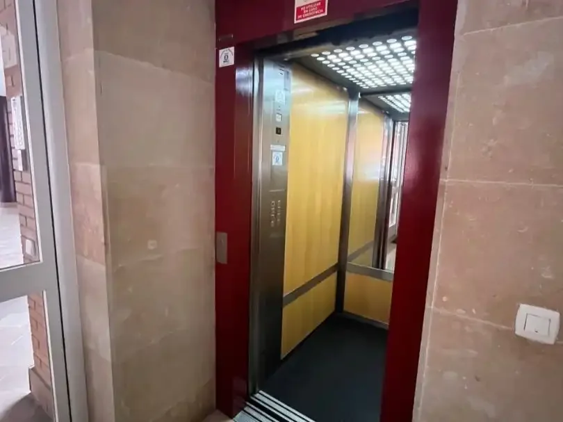 Piso en  Calle de Suecia 25 - Foto 3