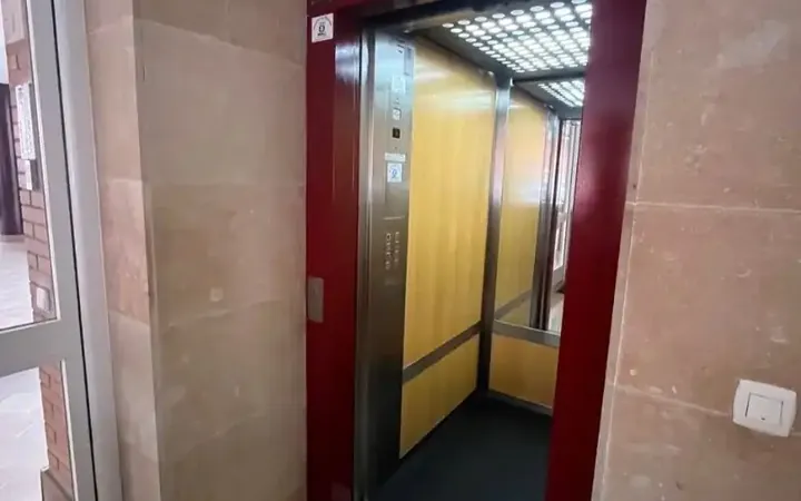 Piso en  Calle de Suecia 25 - Foto 3
