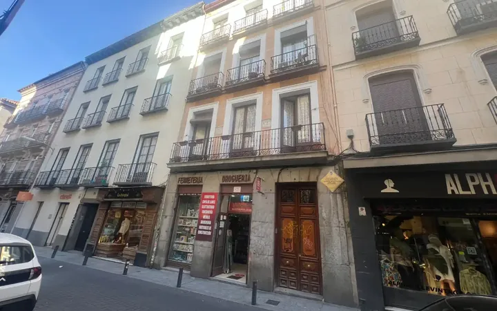 Piso en  Calle del León - Foto 1