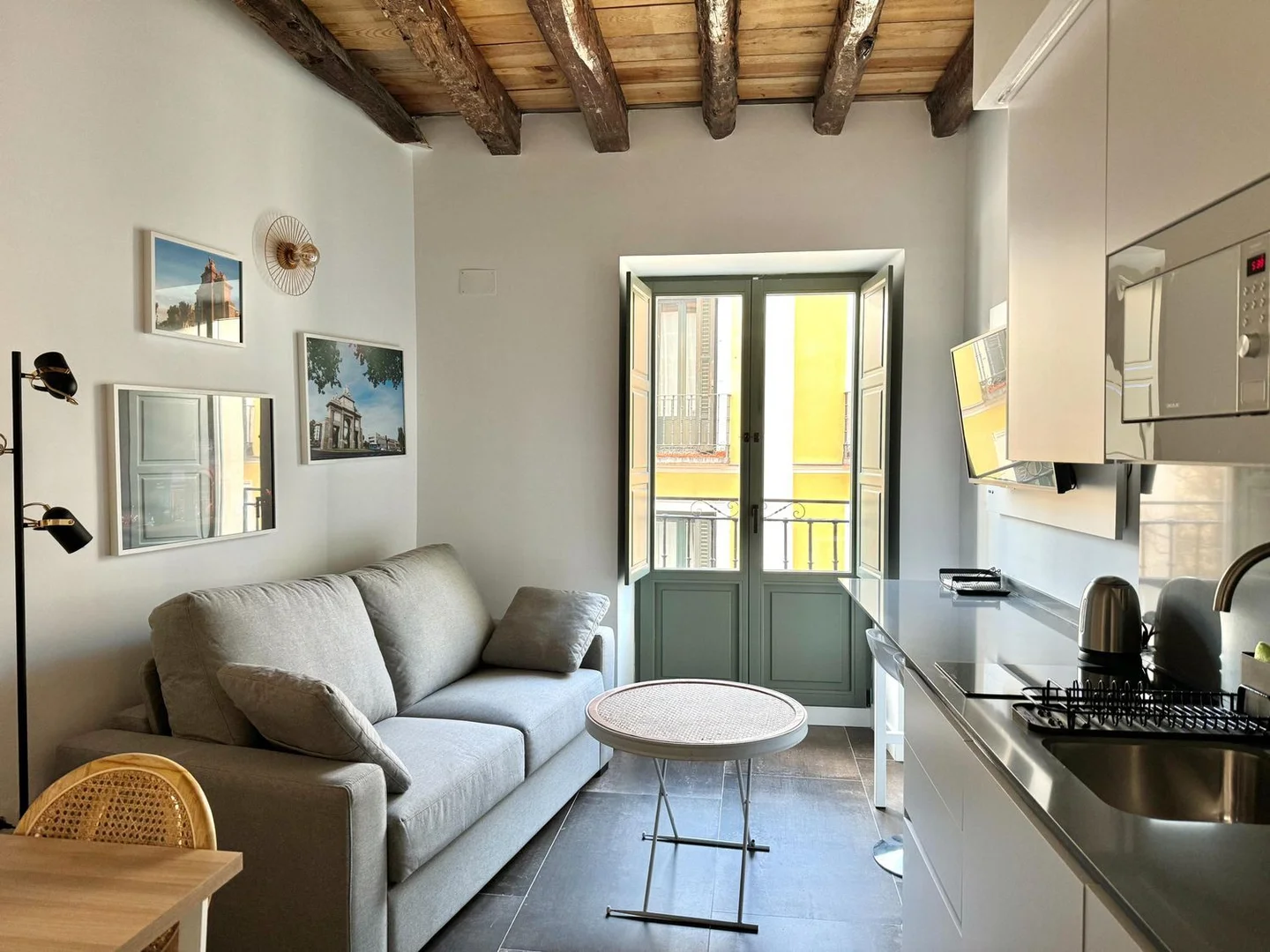 Estudio en calle de la Cava Baja, 13