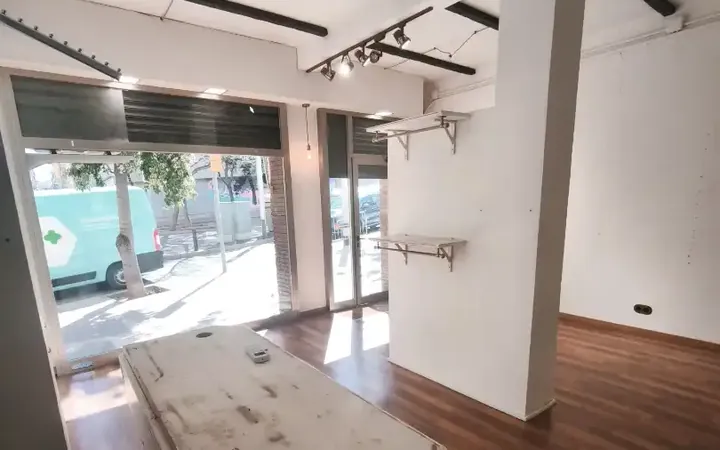 Local comercial en  Carrer d'Argullós 86 - Foto 4