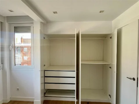 Piso en  Calle de César González Ruano 19 - Foto 3