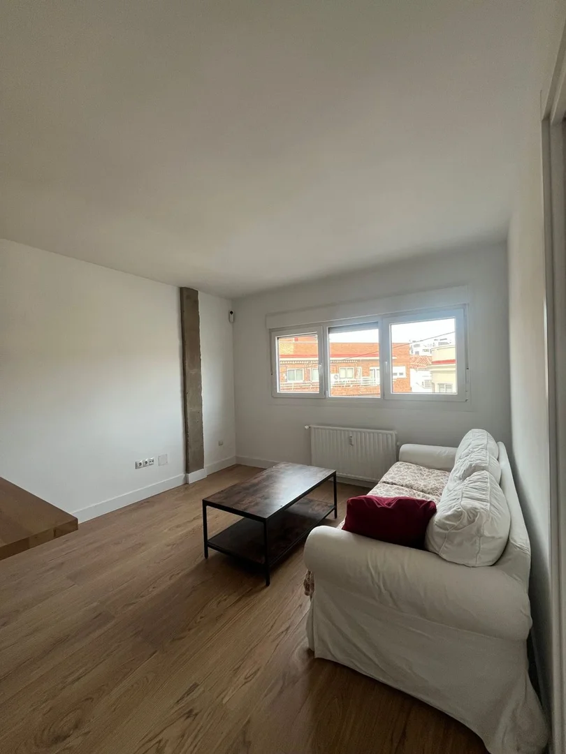 Piso en avenida del Doctor Federico Rubio y Galí, 19