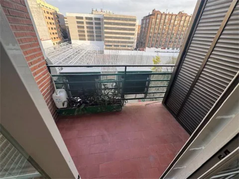 Piso en  Calle de Sánchez Barcáiztegui 38 - Foto 9