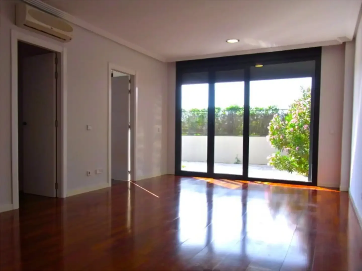 Piso en  Calle de Aguarón 54 - Foto 2