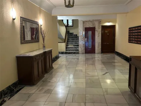 Piso en  Calle de Fernán González 36 - Foto 4